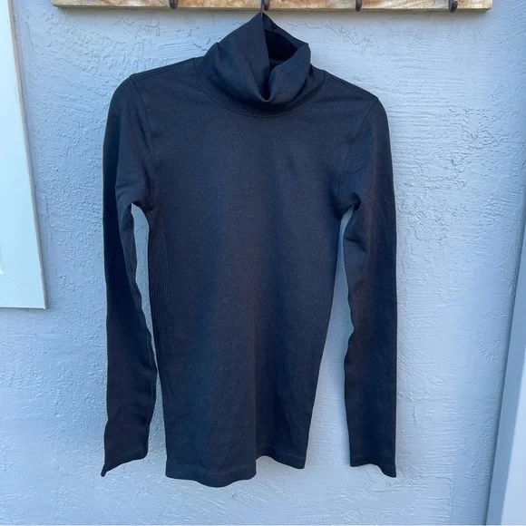 lululemon athletica Tops Lululemon Yin Vibes Turtleneck Poshmark